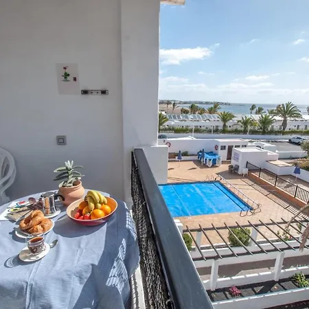 Casa Coral With Sea Views & Ac Puerto del Carmen (Lanzarote)